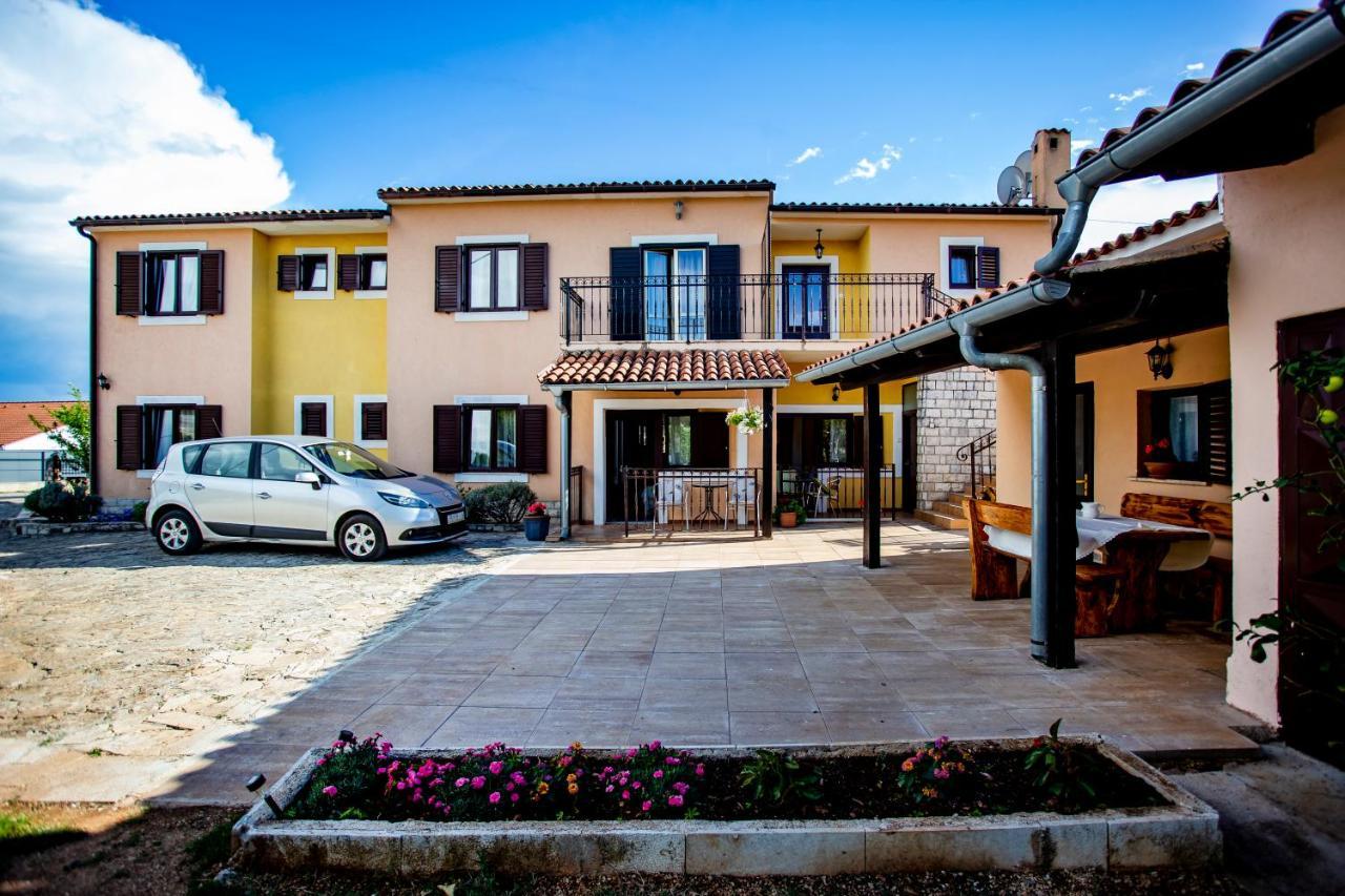 Apartmani Jurman Matohanci Экстерьер фото